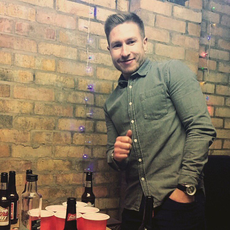 beedingtons's tweet image. 🎉👯👫