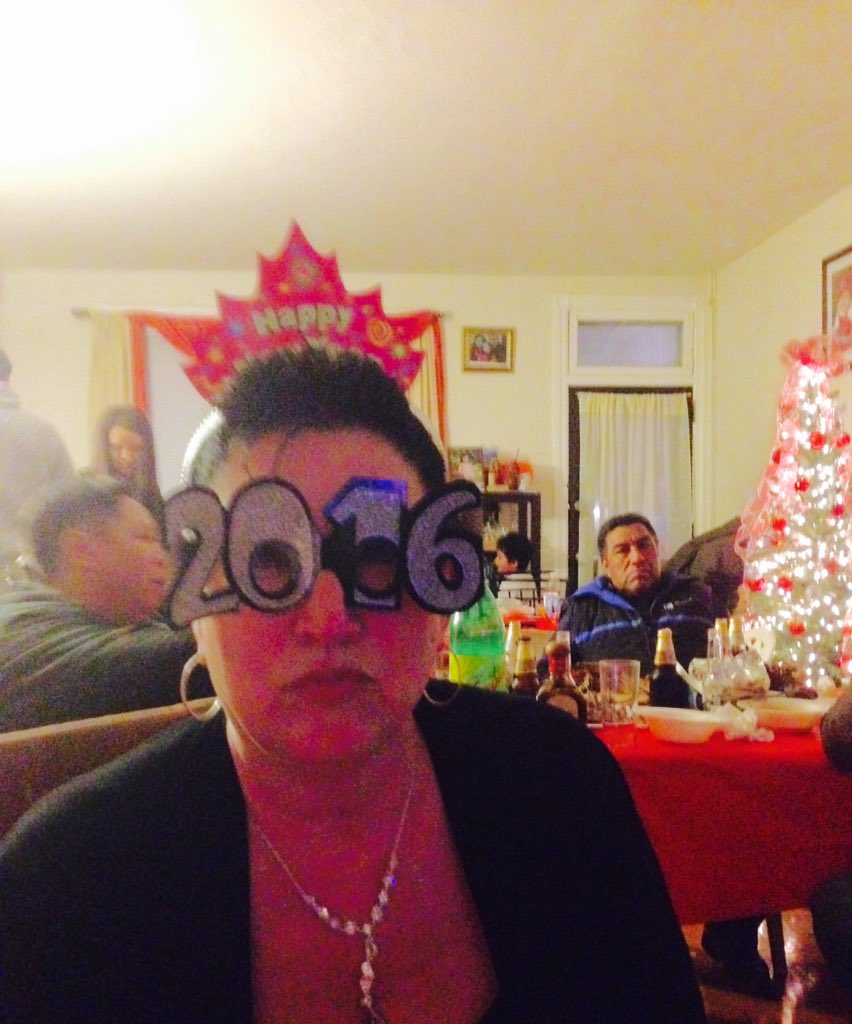 teribuni's tweet photo. Feliz 2016 locos  #UnivisionFeliz2016 https://t.co/LsJVGelLbN