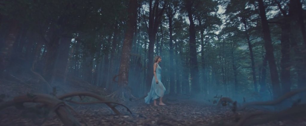 Тейлор свифт аут оф зе вудс. Out of the woods. Taylor swift out of the woods. Taylor swift out of the woods клип. Taylor swift wildest dreams.