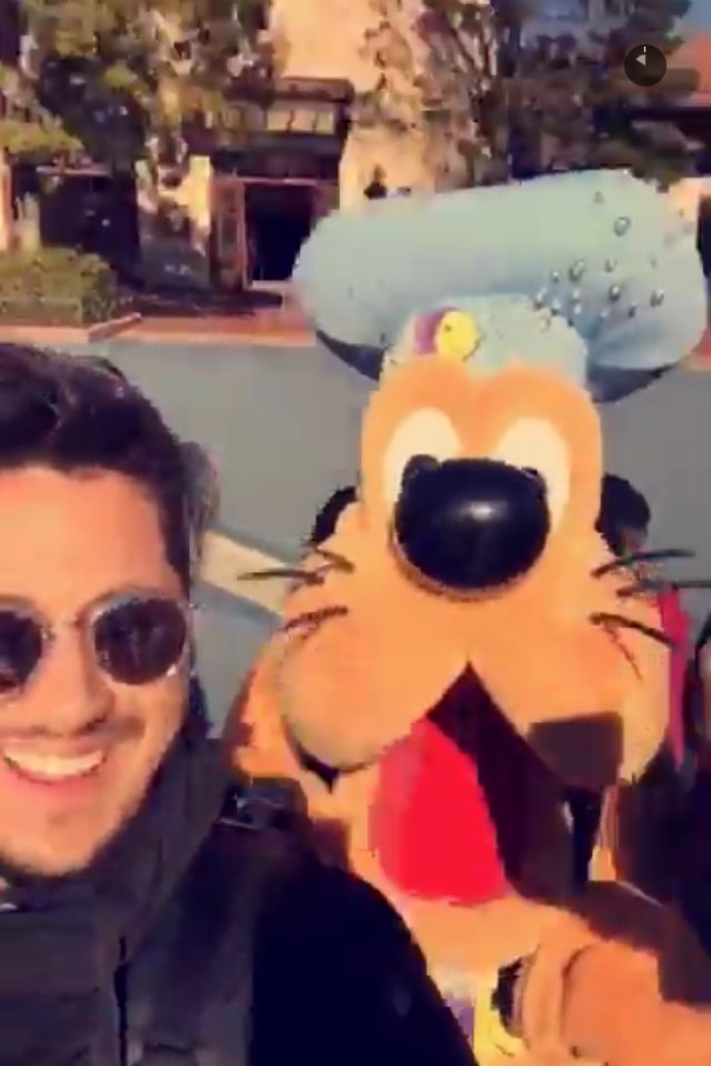 dehaduadua12's tweet photo. Watching Disney Sea situation on keenpearce's Snapchat😍😍😍
Thank you so much for sharing...Happy New Year! https://t.co/nJ21yxT8eO