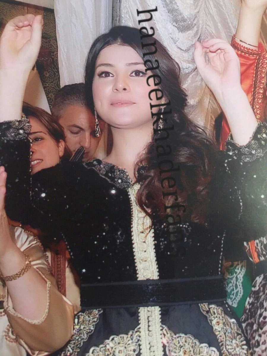 SoumiaRayhane1's tweet photo. #الجيش_الخضراوي_يحتفل_مع_حنان 
كل عام و انت الحب 🎉🎊🎉🎊❤️😍😍
#بيبسي_مع_حنان_يالا_تقدر 
#حنان_نسيم_العام_الجديد https://t.co/vzZ2OppAgV