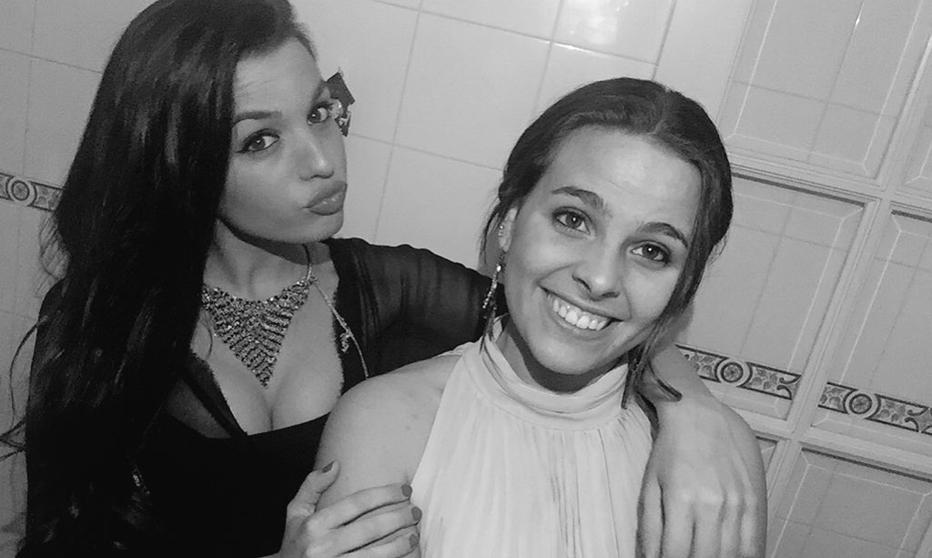 anabelhernandz's tweet photo. Os deseo el mejor año del mundo Sublimes! Con salud, felicidad, y mucho AMOR! FELIZ 2016!🎉🎊💜💜
GRACIAS POR TANTO! https://t.co/ePFEHjSLsp