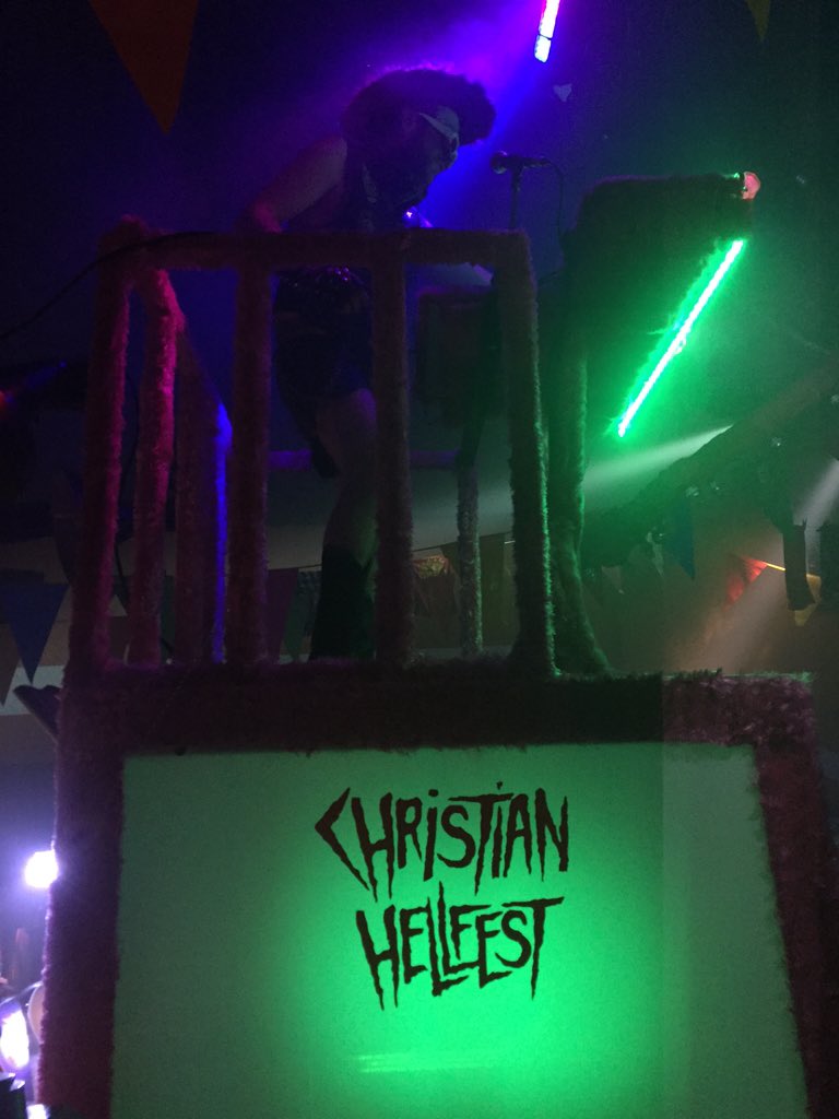 LeFerrailleur's tweet photo. Mr Christian Hellfest sur son podium ! #camping #leferrailleur #chiracdesign https://t.co/gDElpttvH7