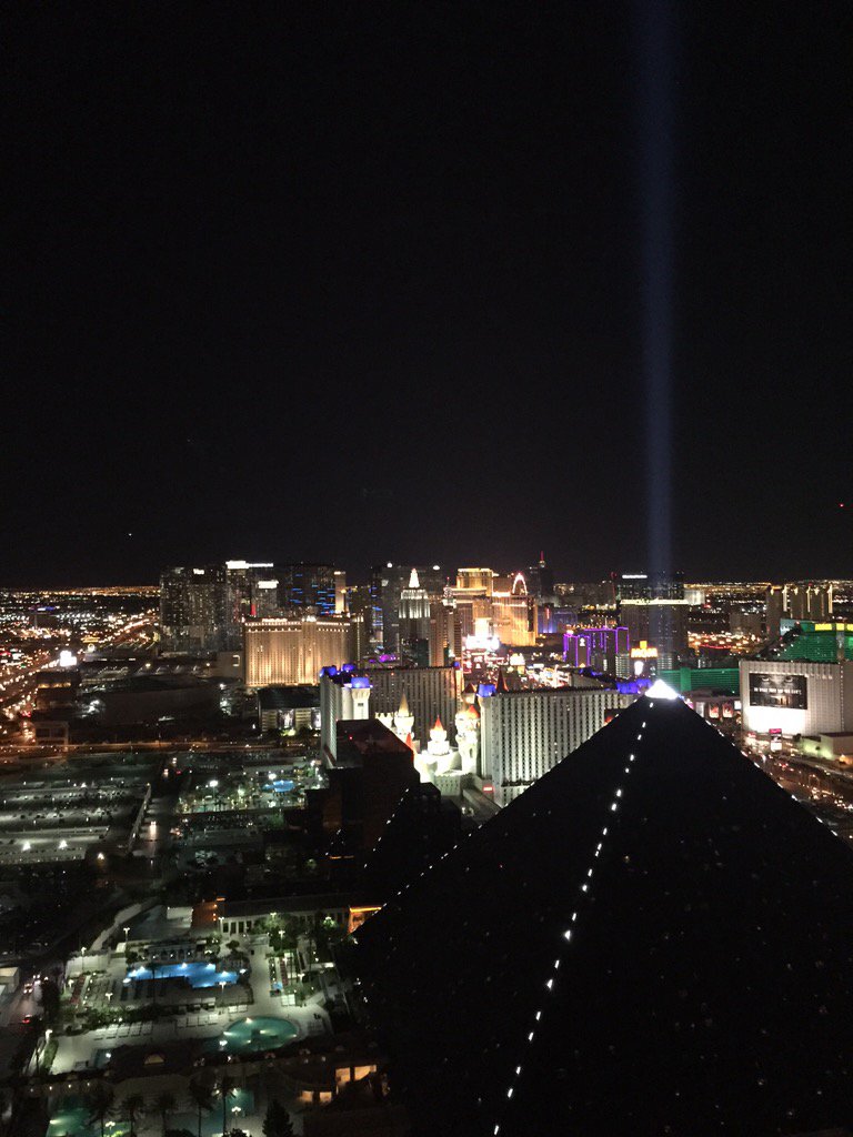 JoshInPDX's tweet photo. @VdaraLV @MGMResortsIntl #LookBack15 Can't wait to be back in #Vegas for #SuperBowl weekend! https://t.co/M6ukDSeVoT