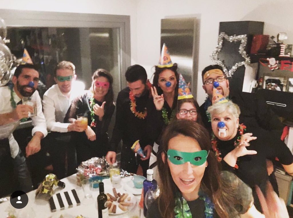 Por todo lo que dejamos atrás en el 2015 ...Y todo lo nuevo que nos está por llegar 😚💃🏽!! #familia#amigos 
Feliz año
