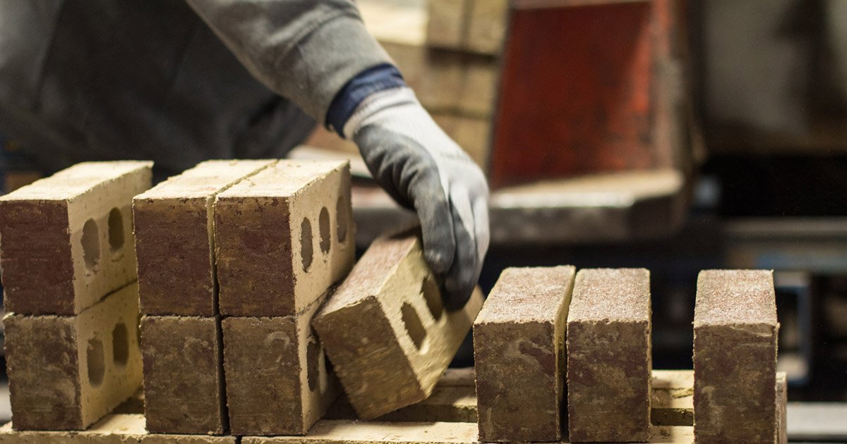 Hebron Brick Company turns dirt &amp; clay into something with much more weight in #NorthDakota: aol.it/1WMTklp