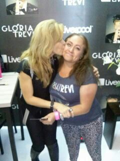 KattyPequis70's tweet photo. @GloriaTrevi. #LoMejorDe2015 #Feliz2016. #Fanlove #Teagradesco Espero no te olvides hoy de un hola si por favor. https://t.co/XxMjknMc8o