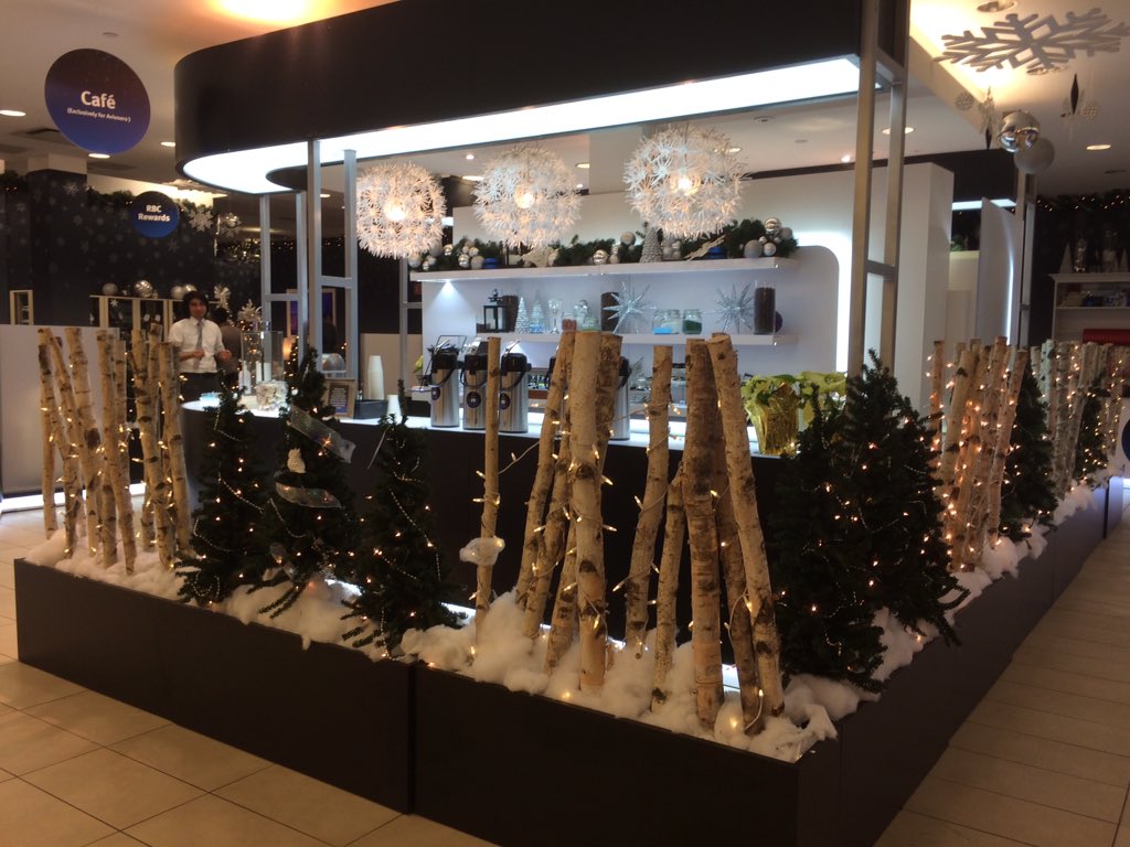 visualartistlui's tweet photo. Thank you to @RBC_Canada for the Avion Holiday Boutique @yorkdale_mall #avionvip #selfie https://t.co/9Ya5SG86Cv