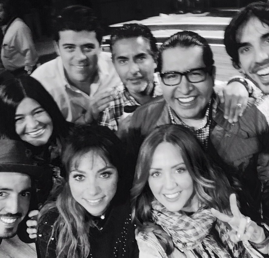 MarthaFigueroax's tweet photo. Felíz de terminar el año con ésta foto...Yeahhhhhh!!!!!
@programa_hoy https://t.co/Dc6mkzYpsV