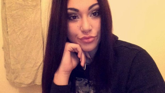 back to black hair ❣ https://t.co/XhKrNLMFAM