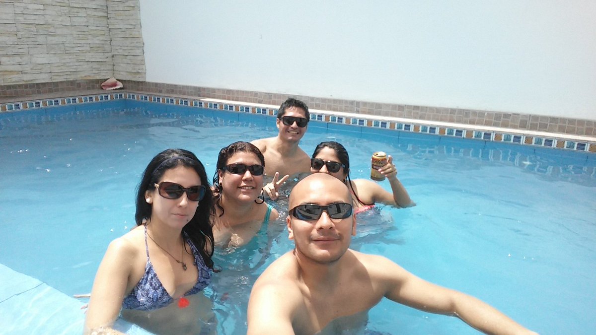 jjlalupu79's tweet photo. #ByeBye2016 #ItsPoolTime #Welcome2016 #Relaxation https://t.co/hrpPkYGEp7