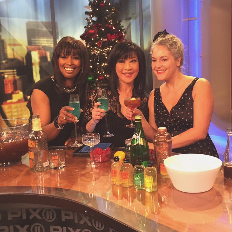 PUNCH PARTY w/ <a href="/pix11news/">PIX11 News</a> HAPPY NEW YEAR!  Recipe: bit.ly/1TsKOph
#CalicheRum #CalicheCocktails