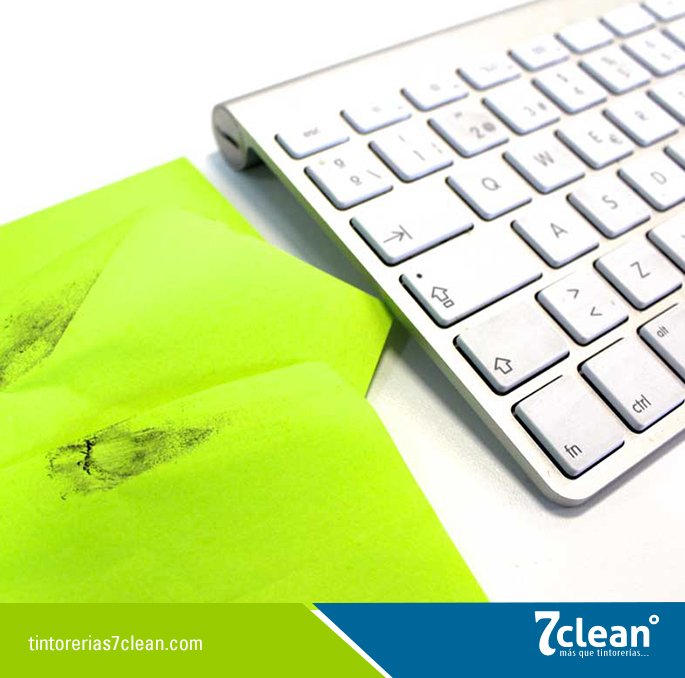 7_clean's tweet photo. #Tips7clean Cada ves que ya no ocupes un papel de recados con adhesivo, limpia la basura del teclado antes de tirar https://t.co/mFTL9MEIs7