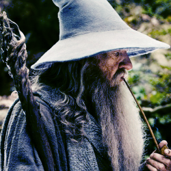 TimeThatIsGiven's tweet image. ❝A Great Deal To Say.❞『Prelude to #TheHobbit』—〖@WithShieldOfOak〗

【Read】— twitlonger.com/show/n_1so4iaj…