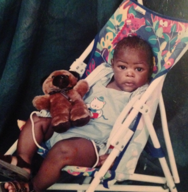 darrenrovell's tweet photo. Blocking for Derrick Henry on that TD was A'Shawn Robinson, who is 20. Family says this is his 2 month old pic https://t.co/RnGoO0iQoI