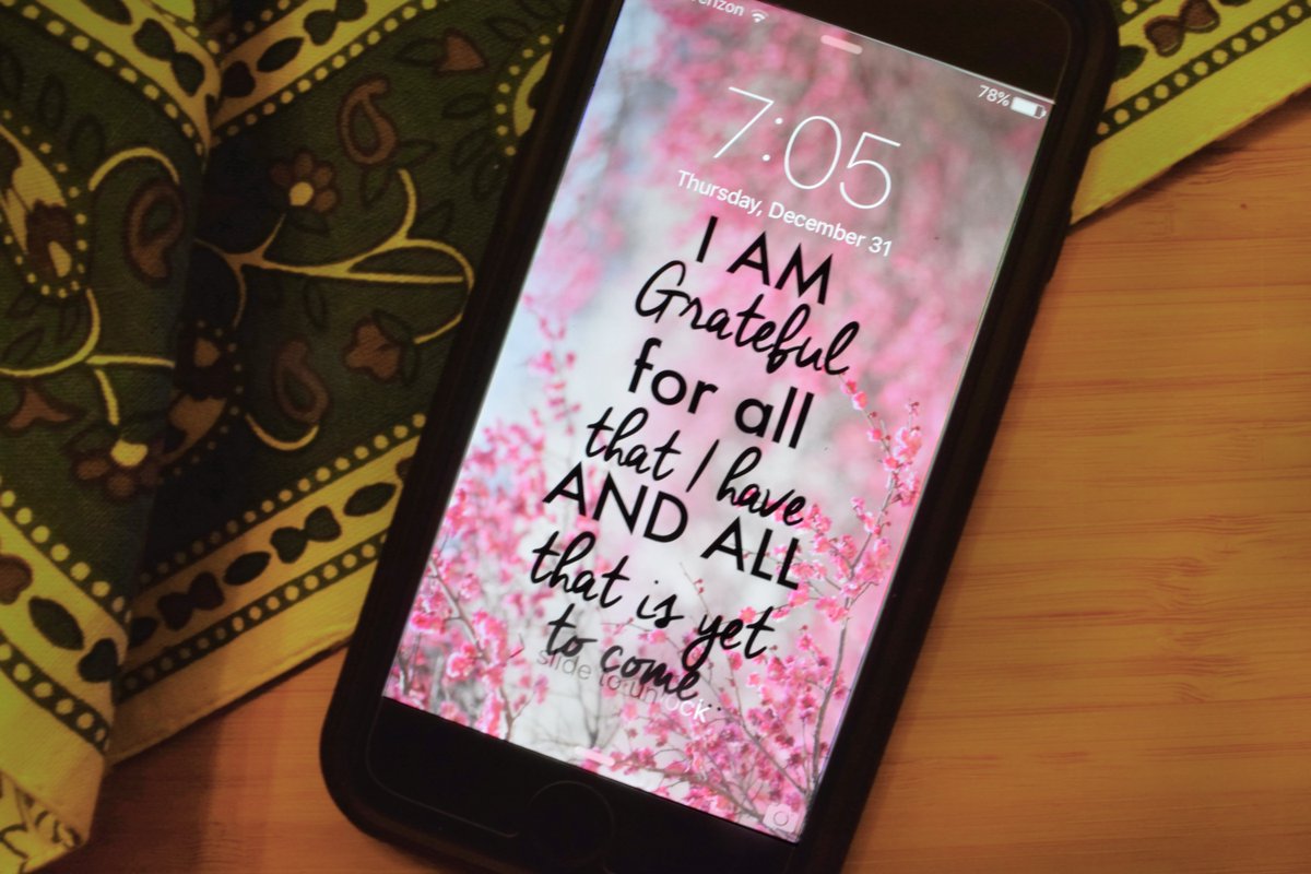 SayRahBlog's tweet photo. New Year's #Mantra! Reminding you to repeat mantras by saving it as your phone background! https://t.co/eWHx8IBovG https://t.co/AE4ISrJ3Pq