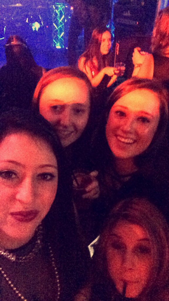 melissaseidner's tweet photo. It's lit #NYELivePhilly https://t.co/WP6yX2NaCL