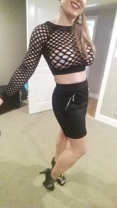 Ready to party! Lets bring in the New Year the right way ;) # busygirl https://t.co/A2agS3cuAP<a href="/tag/toplesspool"class="tags"><span>#toplesspool</span></a>