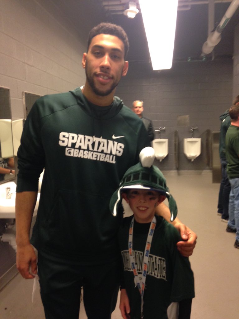 benhillman's tweet photo. #CottonBowl   @denzelval45   2nd half belongs to @MSU_Football! https://t.co/yruMb57d9W