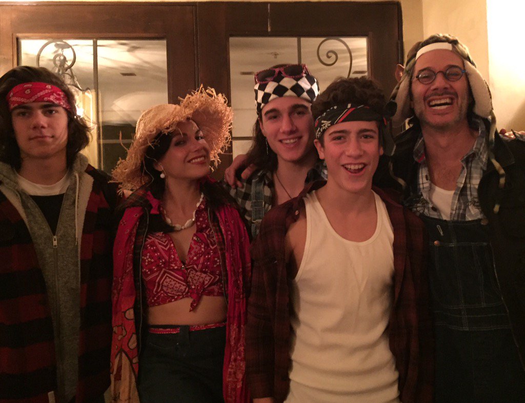 LanaParrilla's tweet photo. Have a Happy Hee-Haw New Year from us Di Blasio's to you and yours!! #Happy2016 https://t.co/0f0jMH1ZGO