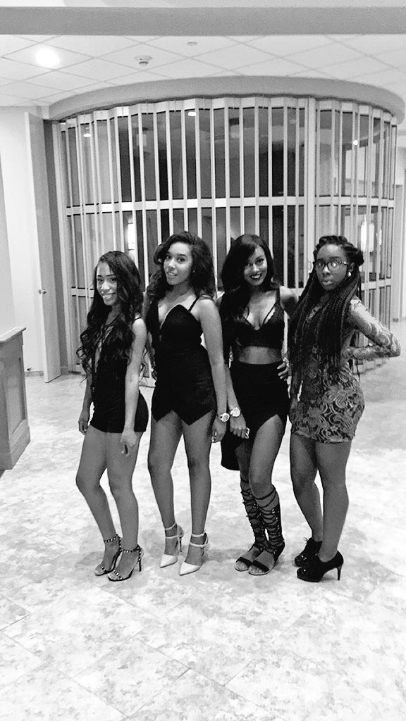 _jayystarbby_'s tweet photo. #2015fav I definitely remember this night. ๐ #dtf4 https://t.co/mtGeP7N8LJ