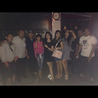 Malam tahun baru kita semua tetep kerja sambil kumpul nglepasin lelah..Selamat Tahun Baru ☺♥