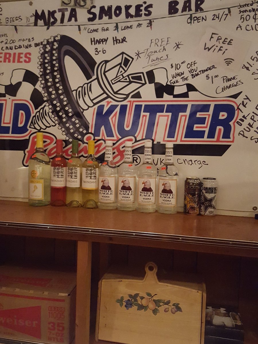 Garrett28Almer's tweet photo. The bar is re stocked @SmokesBar https://t.co/6YIYCyFIwk