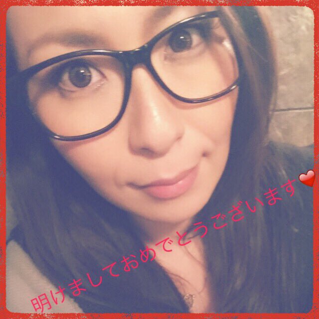 明けましておめでとうございます🎵 今年もよろしくーー(*0&omega;0从*) https://t.co/ajEyNRf85B