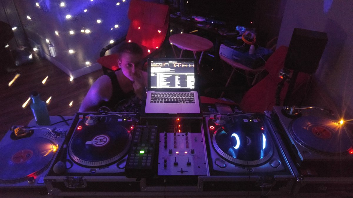NekoDorkk's tweet photo. Current set up #tech12s #serato #traktor #numark #pioneer #macbookpro #axentwear https://t.co/RidnNKNI9f