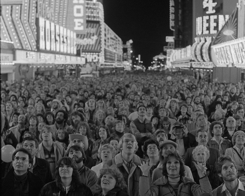 HistoryInPics's tweet photo. New Years, Las Vegas, 1981. https://t.co/5b6fws8P7w