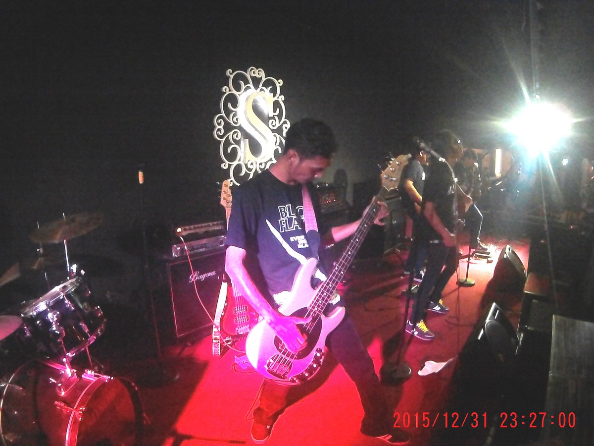 malam pergantian baru.. super enjoy..
thanks to <a href="/CLiD101/">CLiD Production</a> n band2 keren lainya..