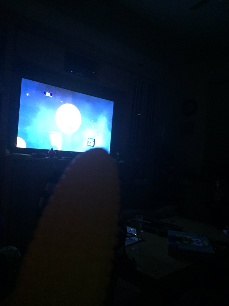 FakeCorn01's tweet photo. Fake corn wishing you a happy new year #FakeCorn #Hello2016 #NewYear #HappyNewYear!! https://t.co/GjZp1YGyFr
