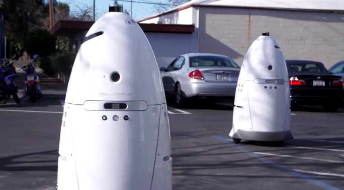 TechCrunch's tweet photo. Meet Knightscope’s crime-fighting robots https://t.co/btajxZRTok https://t.co/0HVOo7snFb