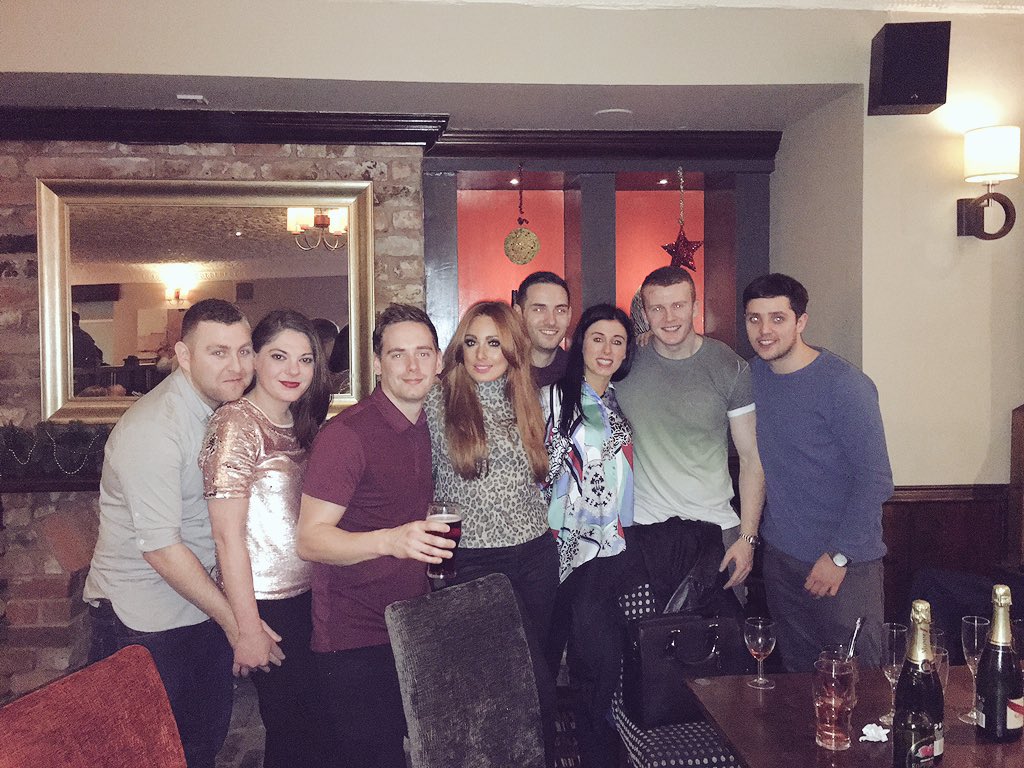 lauraellisonm's tweet photo. Happy new year from the gang👌 #2016  @gillian5156 @martinstanaz @grievap https://t.co/R2oLpIo4zd