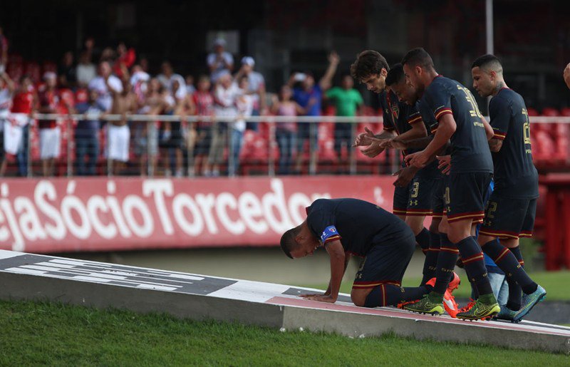SaoPauloFC's tweet photo. ESPECIAL HISTÓRICO
O "raio x" da temporada 2015 https://t.co/0FaCMM8HPh https://t.co/G9B7RMeicS