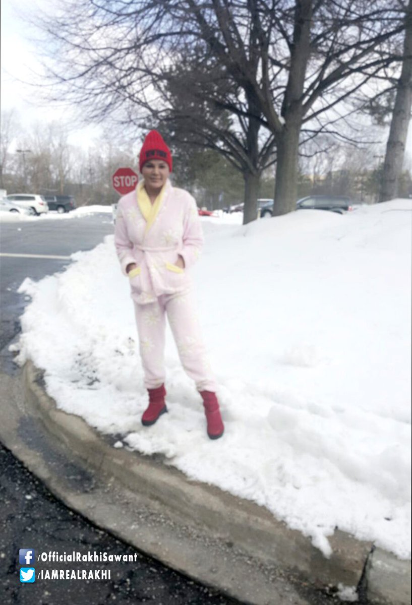 I honestly hope each and every one of you have the best year ever in New Year.
#Hello2016 #NewYearsEve #HappyNewYear