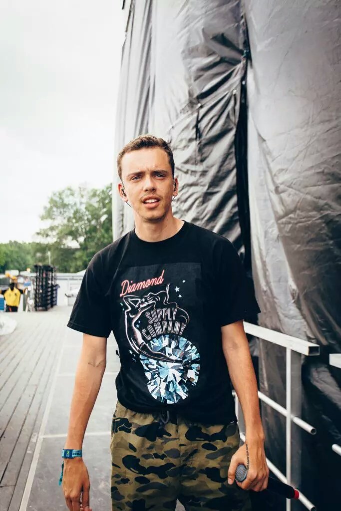 TF141RUSHER's tweet photo. Peace, Love, and Positivity
V's up ✌
Mind Of Logic
#RattPack #LogicAlbum2 #TheIncredibleTrueStory https://t.co/peOUFSaif0