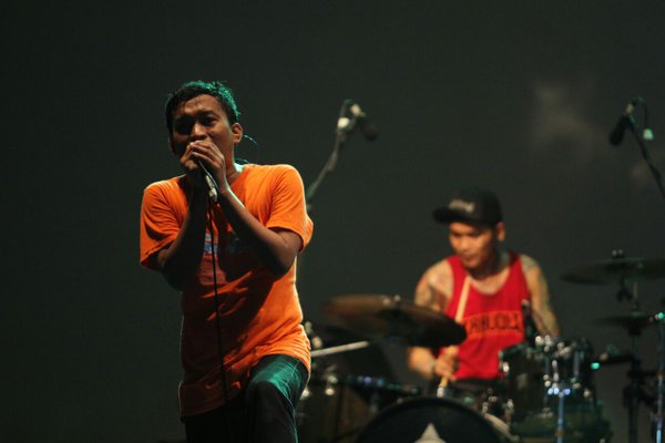 Orange and Red <a href="/NorthonJuliand/">Northon Siagian</a> and <a href="/muksinstupidity/">mukstupidity</a>