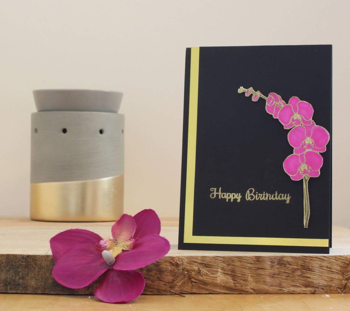 LE Designs tweet media