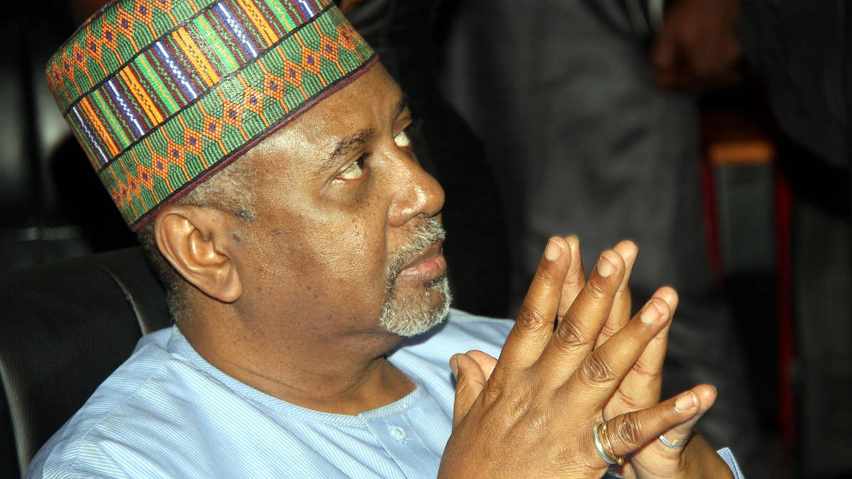 legitngnews's tweet image. $2.1B Arms Scandal: Dasuki Begs President Buhari naij.com/683401-2-1bill… @MBuhari @APCNigeria @PdpNigeria