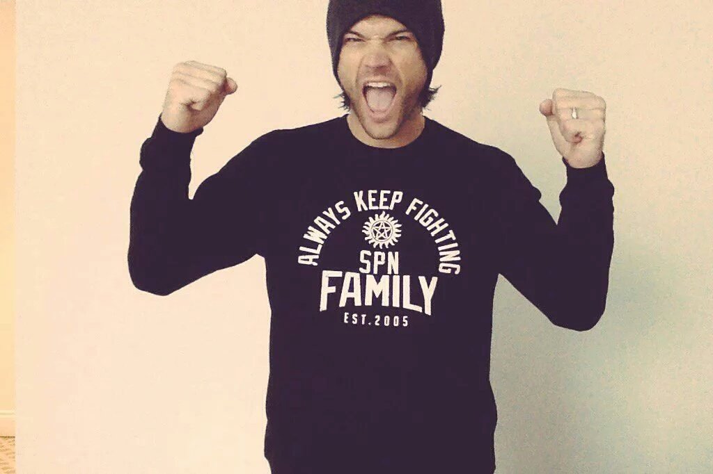 Happy&amp;healthy 2016 #SPNFamily
A lot of luck,good friends&amp;good times
Now we need an important information.
#SEASON12😉