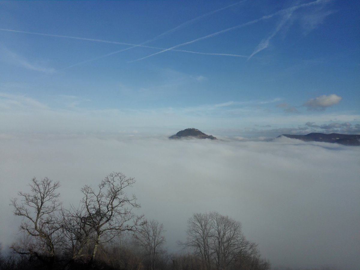 SpaethStefan's tweet photo. Jetzt auf dem #Georgenberg #Reutlingen #Achalm die #SchwäbischeAlb und #Bild mit #Motiv Richtung #Tübingen https://t.co/ucGkvMWs4V