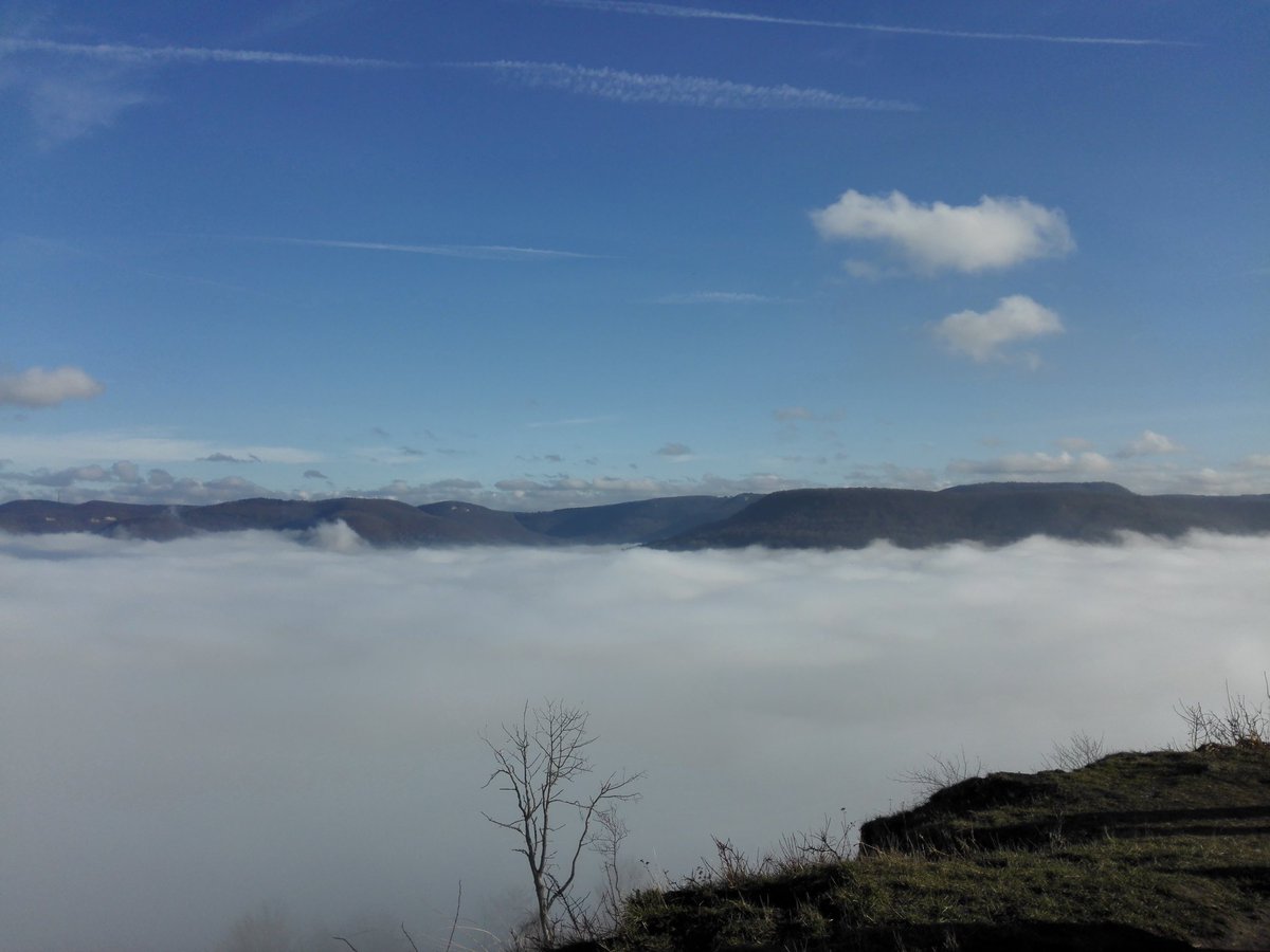 SpaethStefan's tweet photo. Jetzt auf dem #Georgenberg #Reutlingen #Achalm die #SchwäbischeAlb und #Bild mit #Motiv Richtung #Tübingen https://t.co/ucGkvMWs4V