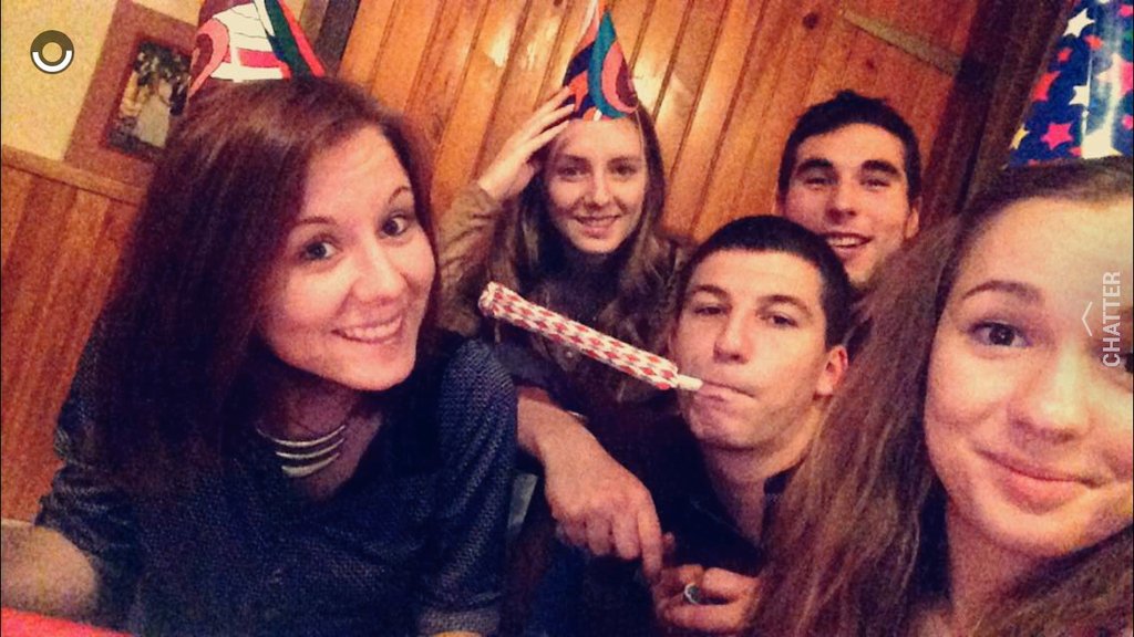 AdelineCmp's tweet photo. @maccmp @Amandine_Dmnt @mathieupelleti7 @quentiiiiiin1 💕🎉 https://t.co/RlAKe6P4CP