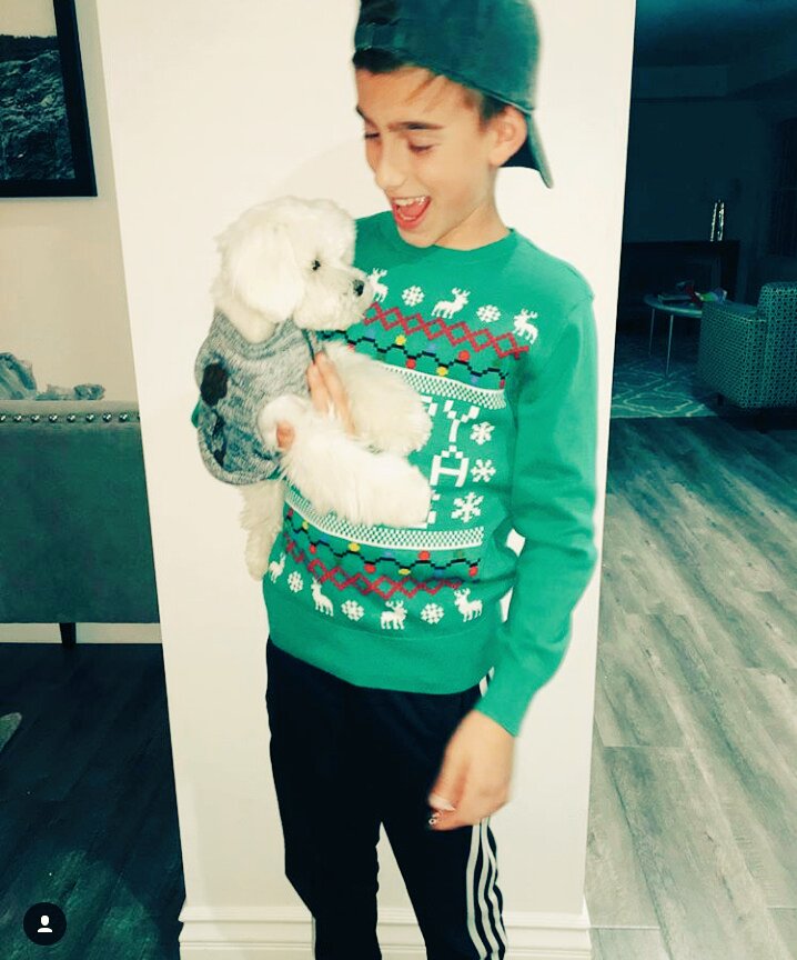PJarilla's tweet photo. @johnnyosings looking good in every angle😍 especially when you're with KYLIE,BENTLEY AND LAUREN though😍😘💗 https://t.co/v4hDP5aWrh