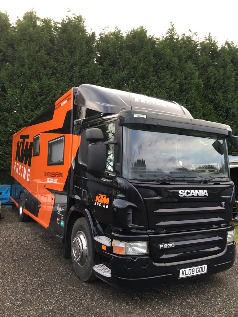 KTM_MX_School's tweet photo. Day one 2016 and truck washed#Ktm #motocross #experience https://t.co/UvLTMNPWM4