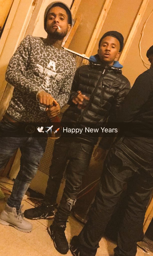 AIRPORTTONEFLY's tweet photo. U just gotta remain yourself Neva switch #2016k https://t.co/5EhWL7Ilhh