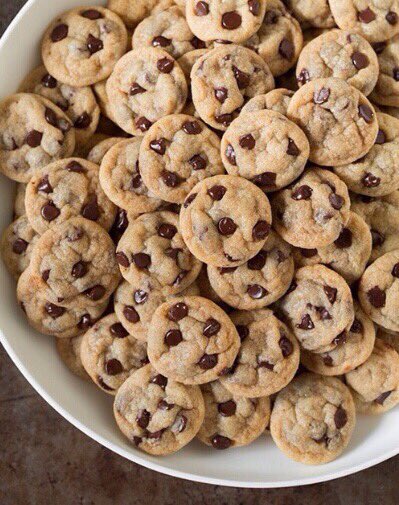 PanemsSanta's tweet image. #PanemsSecretSanta Late Christmas gifts make for bigger surprises, @SnaredRebel. Enjoy yours!