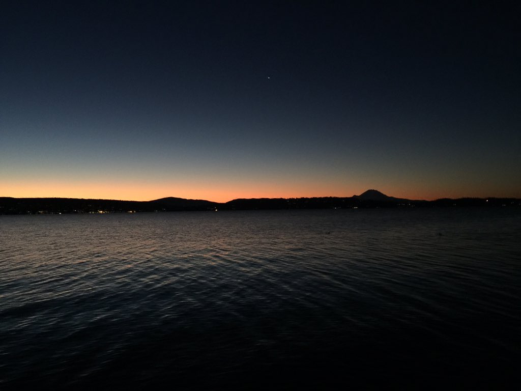 promotionevents's tweet photo. Beautiful start to 2016! #seattle #ResolutionRun2016 #fitness #run #running #newyear https://t.co/ASffy94DX3