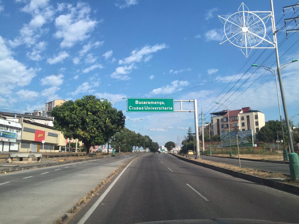Bucaramanga's tweet photo. #BuenosDiasBUC @SIMUNOZV Inicié 2016 disfrutando la belleza inconmensurable de nuestra tierra santandereana! https://t.co/w02kCJVfzX